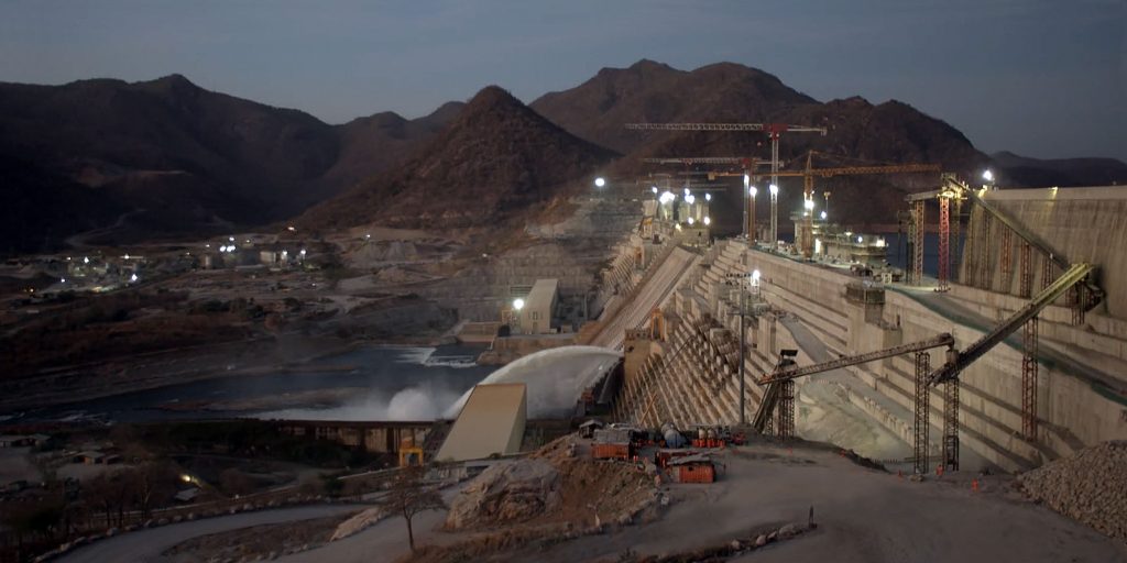 GERD (Grand Ethiopian Renaissance Dam) bei Dämmerung