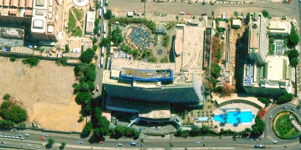 Satellitenbild mit sichtbarem Knick