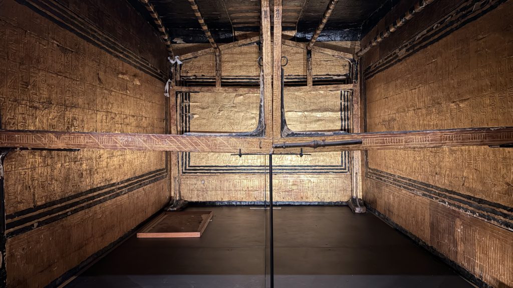 Vergoldete Innenansichten der Grabstätten