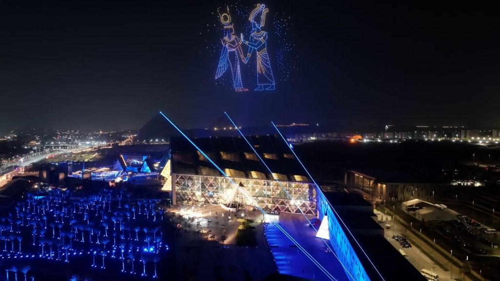 Laserstrahlen stellten die Verbindung von alt und neu her