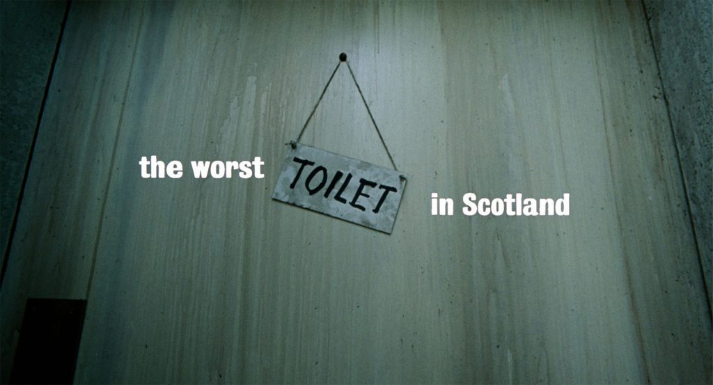 Filmszene aus „Trainspotting“. Absurdität kennt keine Grenzen: Tauchgang für ein Drogenzäpfchen in der „schlimmsten Toilette Schottlands“