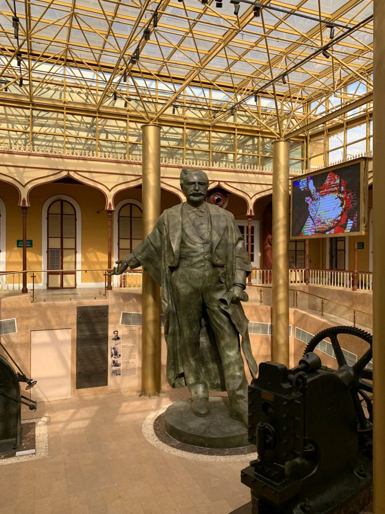 Statue Ferdinand de Lesseps im benachbarten Museum