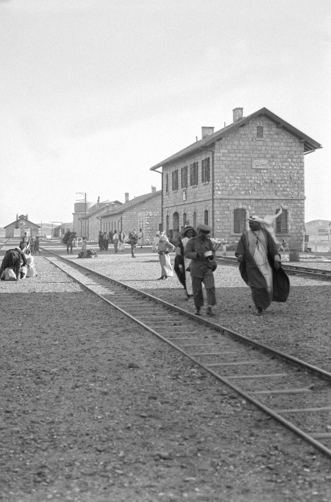 Der Bahnhof von Maʿan (Jordanien) in den ersten Jahren des Betriebs